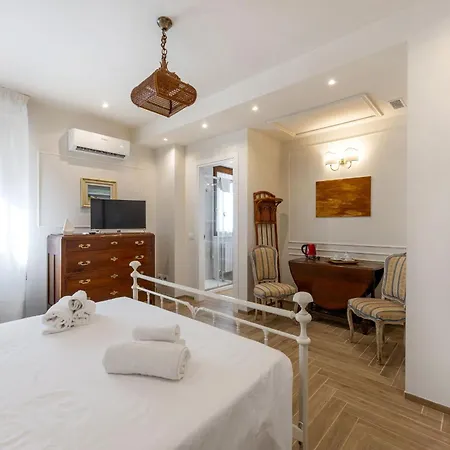 Italian Experience-suite Del Porto * بورتو ريكاناتي